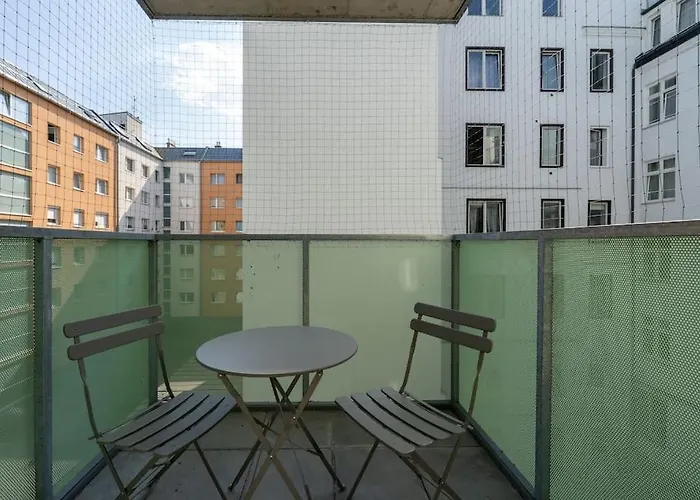 Sunny 1Br Home With Balcony By Hm