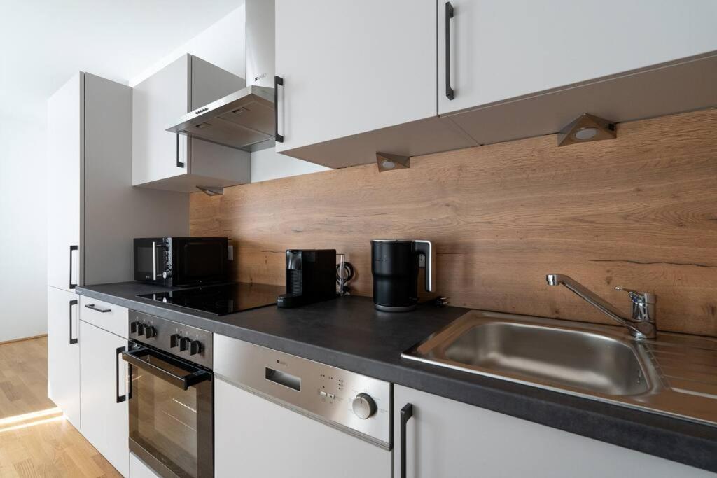 Apartment Sunny 1br With Balcony By Hm Vienna
